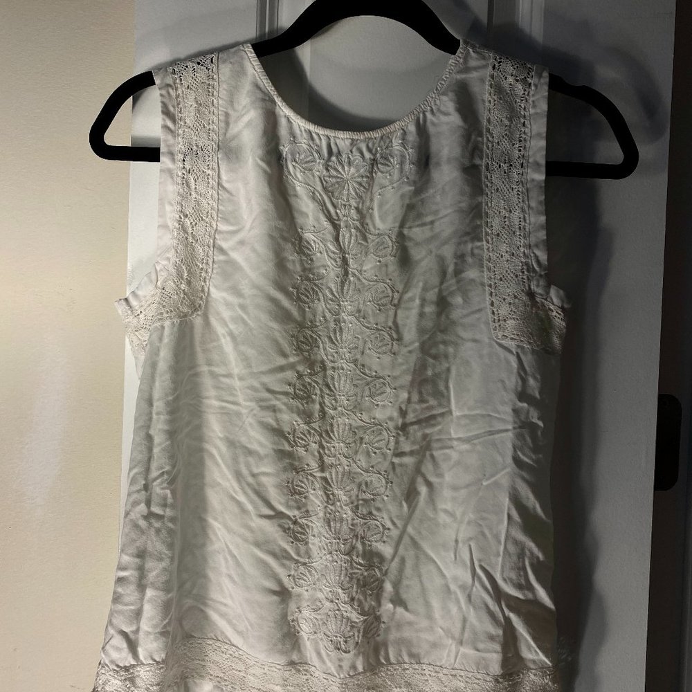 H&M White Lace Blouse/Tank Top (size 8)